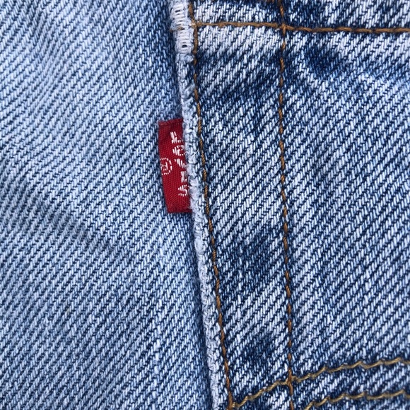 LEVI’S DENIM SHORTS - Picture 4 of 8